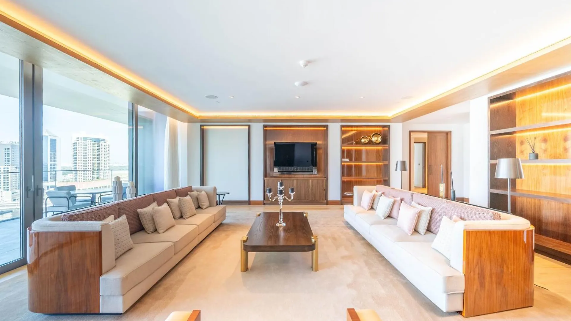 Lana By The Dorchester Collection - Glamorous Three Bedroom Apartment Dubai