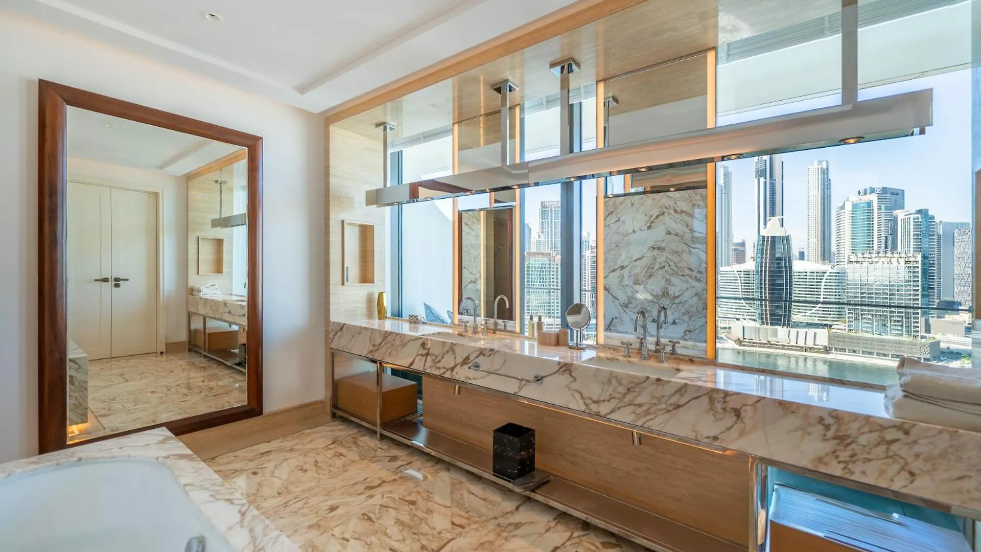Lana By The Dorchester Collection - Glamorous Three Bedroom Apartment 迪拜 阿拉伯联合酋长国